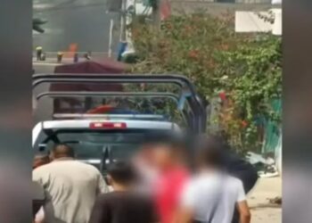 Taxistas y repartidores llevan alimento a familias tras explosión en Iztapalapa