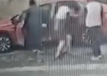 Va a entrevista laboral y le roban su auto con su novio dentro