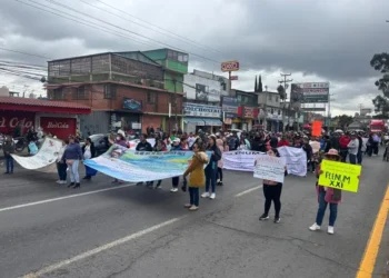¿Qué reclaman maestros que bloquearon carreteras en Edomex?