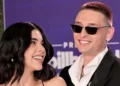Kenia Os y Peso Pluma deslumbran en la alfombra azul de los Billboard Latin Awards 2025