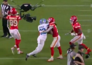 Brian Branch suspendido por agresión en partido de la NFL