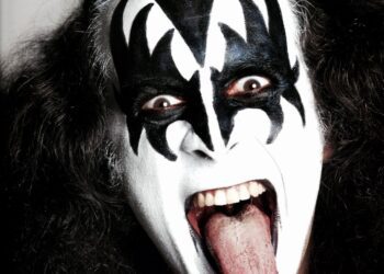 Gene Simmons, es hospitalizado tras desmayarse mientras conducía