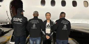 Extraditan Rey Fentanilo EU: Zhi Dong Zhang, operador del CJNG, es entregado a Estados Unidos