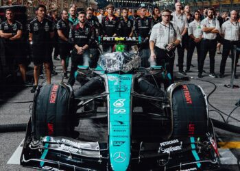 Joven irrumpe en F1 Singapur; podría ser castigado físicamente