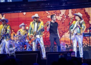 Revendedor amenaza tras estafa de boletos para Bronco