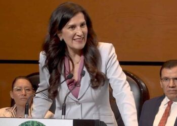 Kenia López plantea eliminar IVA en alimentos y medicinas para mascotas