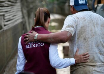 Sheinbaum en Poza Rica: Presidenta supervisa ayuda humanitaria y traslados médicos