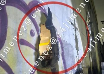 Roban Coppel tras hacer hoyo en la pared