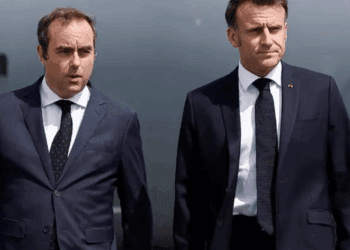 Macron confirma a Lecornu pese a crisis política