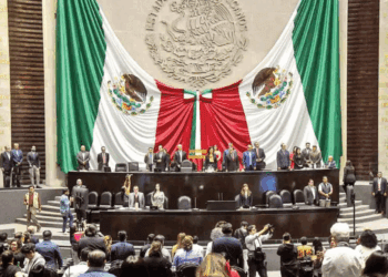 Diputados avalan cambios a la Ley de Amparo tras intenso debate nocturno