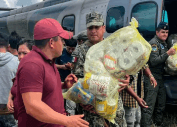 Sedena activa puente aéreo y centros de mando para auxiliar a comunidades aisladas por lluvias