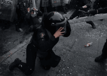 Mujer policía herida en marcha del 2 de octubre sale de terapia intensiva