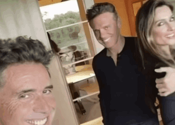 Luis Miguel luce renovado en salida romántica con Paloma Cuevas en Madrid