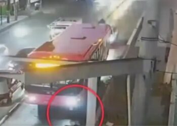 Hombre intenta quemar Mexibús exclusivo de mujeres en Ecatepec