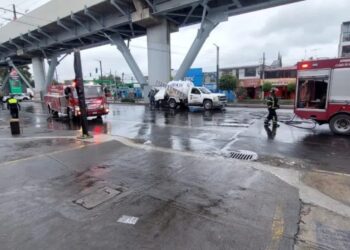 Fuga de gas por choque de pipa genera alarma en avenida Tláhuac