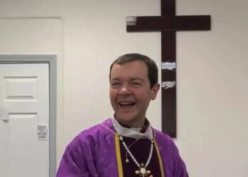 “El nopal no se esconde”: padre Kotas causa furor en bautizo