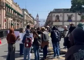 Exigen en Michoacán la liberación de estudiantes detenidos tras marchas por Carlos Manzo