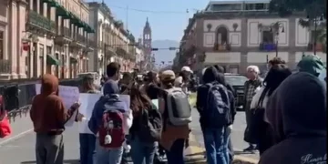 Exigen en Michoacán la liberación de estudiantes detenidos tras marchas por Carlos Manzo