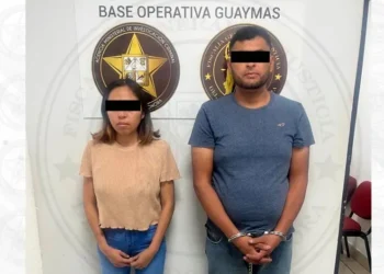 Aseguran a pareja en Sonora por agredir a un bebé; ella lo golpeaba mientras él grababa