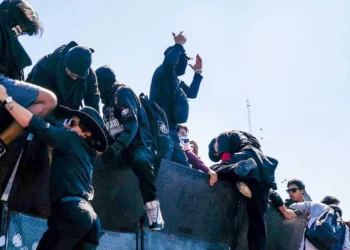 Comerciantes de CDMX exigen fin a la impunidad por violencia del Bloque Negro en marchas