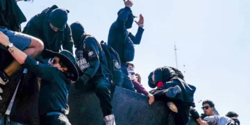 Comerciantes de CDMX exigen fin a la impunidad por violencia del Bloque Negro en marchas