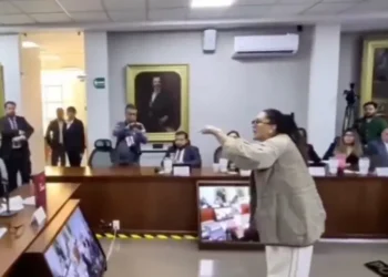 Ciudadana confronta al procurador de Hidalgo y denuncia falta de avances en sus casos