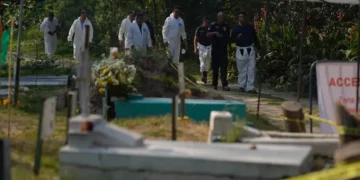 Avanza la recuperación en Dolores: exhuman 14 cuerpos en poco más de una semana