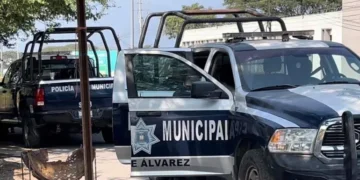 Dos menores de 15 años atacan a tiros a policías en Villa de Álvarez, Colima
