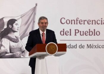Juan Ramón de la Fuente explica motivos de su licencia temporal y aclara panorama diplomático