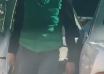 Conductora agrede a automovilista en Pachuca