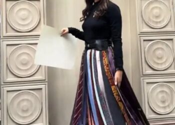 Joven hace falda con corbatas de su papá fallecido