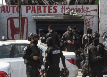 Golpe al crimen: Cateos contra el robo de autopartes aumentan 263% en CDMX con el aseguramiento de 5,800 toneladas