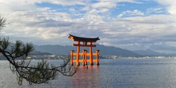 Tensión entre Japón y China provoca advertencias de viaje, caída bursátil y retraso de estrenos