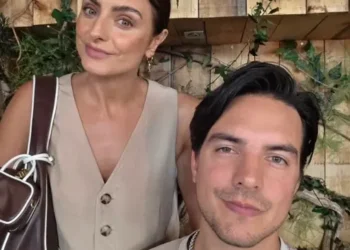 Vadhir Derbez revela cómo está Aislinn tras la muerte de su mamá