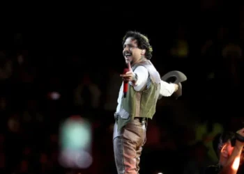 Christian Nodal criticado por cantar “Stand By Me”