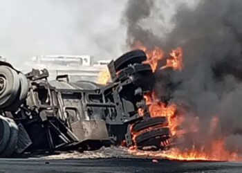 Explosión en Hidalgo tras choque entre pipa gasolinera y tren