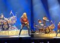 Alex González, baterista de Maná, cae en pleno show pero sigue tocando