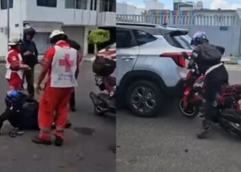 Mujer choca tres veces seguidas en moto y acaba hospitalizada
