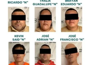 Vinculan a proceso a presunta banda que robaba viviendas mediante falso servicio de paquetería