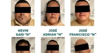 Vinculan a proceso a presunta banda que robaba viviendas mediante falso servicio de paquetería