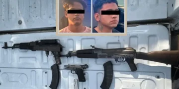 Detienen en Edomex a dos presuntos integrantes de La Familia Michoacana con armas y droga