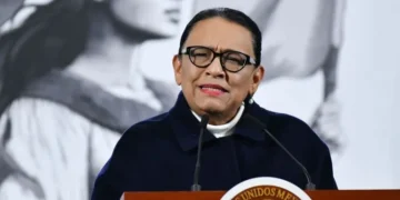 Sheinbaum viaja a Washington y Rosa Icela asumirá la conferencia del 5 de diciembre