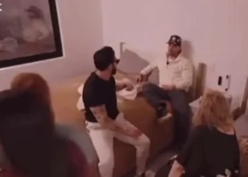 Poncho De Nigris afirma que su madre esta enamorada de él