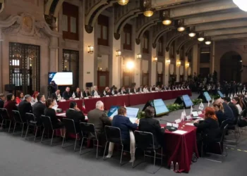 Ariadna Montiel refuerza estrategia social en reuniones de Seguridad y Protección Civil