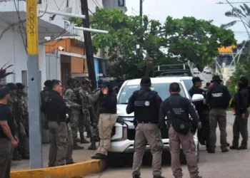 Aseguran armas y detienen a siete personas durante cateo en unidad minera de Texistepec, Veracruz