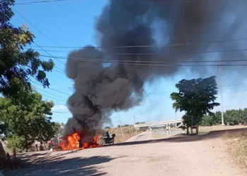 Síndica de Villa Juárez resulta lesionada por bala perdida durante ataque armado en Sinaloa