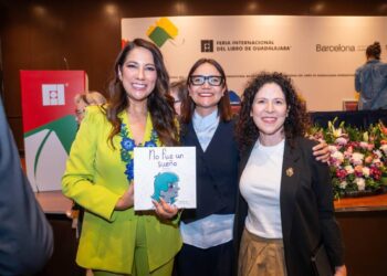 Participa Libia Dennise en el Foro Mujeres en el Poder, durante la FIL de Guadalajara