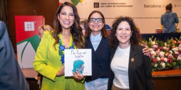 Participa Libia Dennise en el Foro Mujeres en el Poder, durante la FIL de Guadalajara