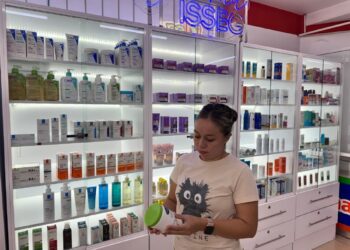 Abre ISSEG nueva área dermatológica en farmacias del estado