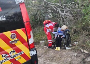 Autoridades de Tamaulipas indagan el abandono de una adulta mayor hallada en zona rural de Matamoros
